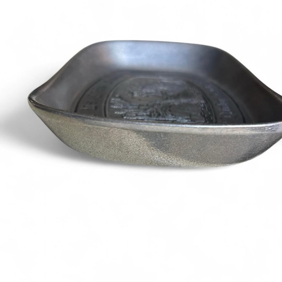 Pewter Bread Tray – “Give Us This Day Our Daily Bread” | Vintage Farmhouse Vibes - Picture 5 of 7